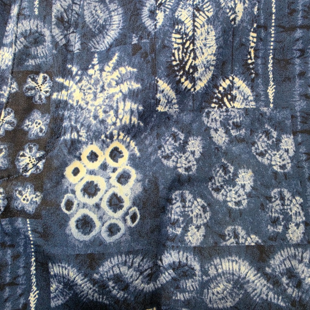 Tommy Bahama Mens Blue Batik Patchwork Pineapple Shorts Size 38 Cotton Tencel - Picture 2 of 10
